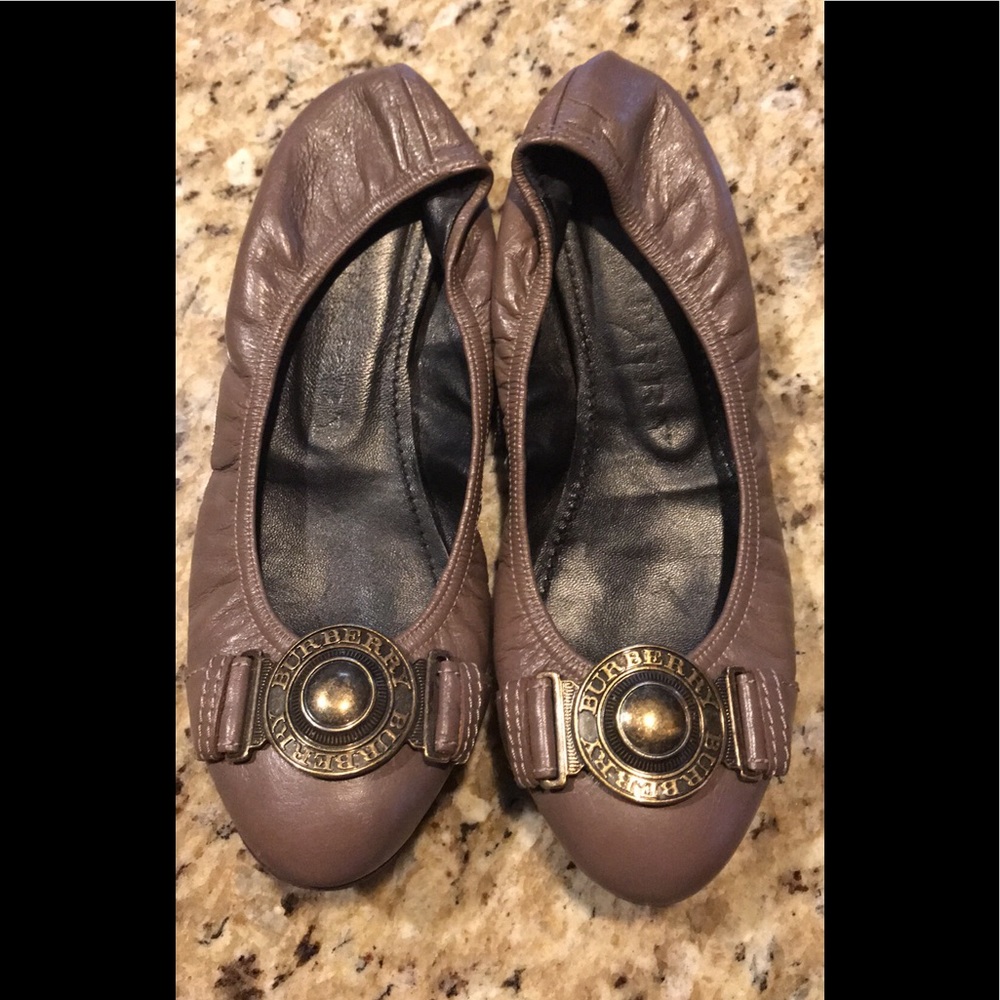 ❌SOLD❌ Leather Burberry ballet flats size 8